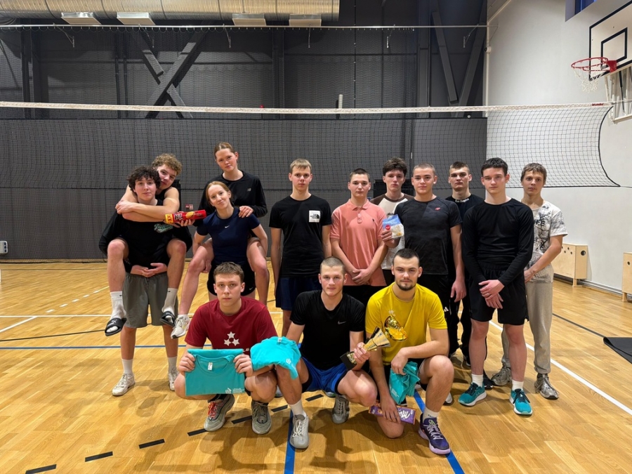 Mini volejbola sacensības tehnikumā